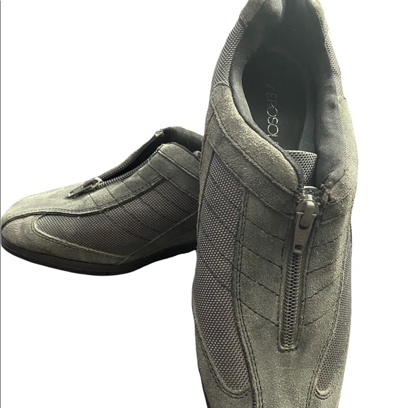 Aerosoles Grey Suede with Grey Fabric Size 8 - Picture 4 of 7